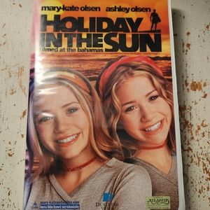Mary Kate & Ashley VHS - Holiday in the Sun